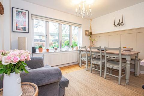 14 Beech Walk, Tring, HP23 5JQ