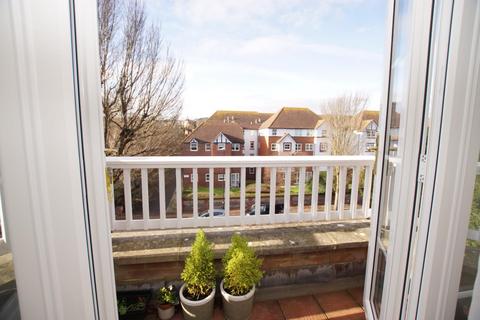 2 bedroom flat for sale, Granville Road, Eastbourne BN20