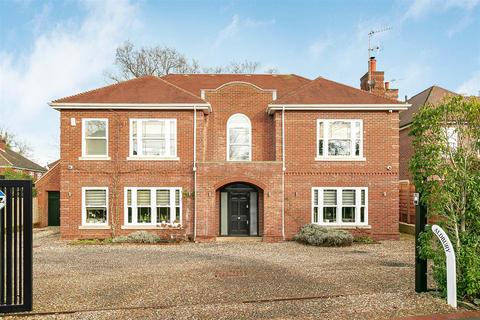 5 bedroom detached house for sale, Aldenham Avenue, Radlett