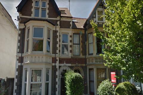 2 bedroom flat to rent, Connaught Road, Roath,