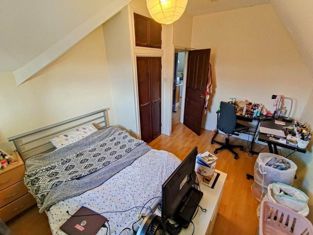 Bedroom 2 (2)