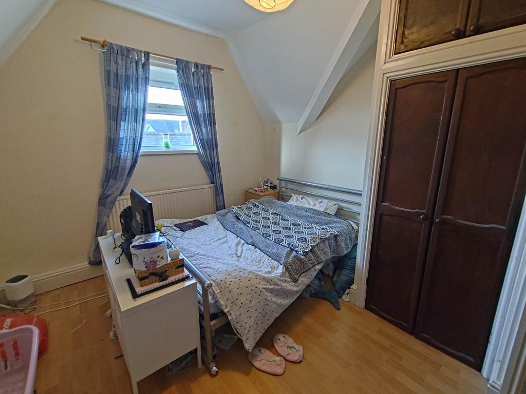 Bedroom 2 (3)