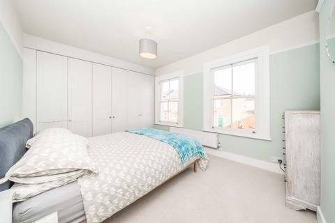 2 bedroom end of terrace house for sale, Mereway Road, Twickenham TW2