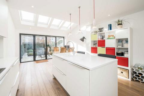 62 Mereway Road, Twickenham, TW2 6RG