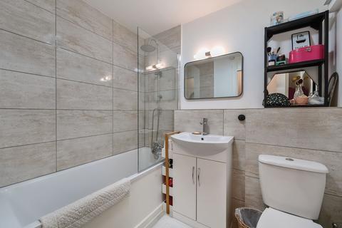 Flat 4, Headington Court, 78 Tanfield Road, Croydon, CR0 1AL