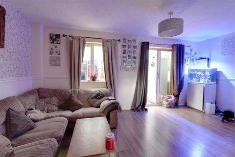 69 Boakes Drive, Stonehouse, GL10 3QW