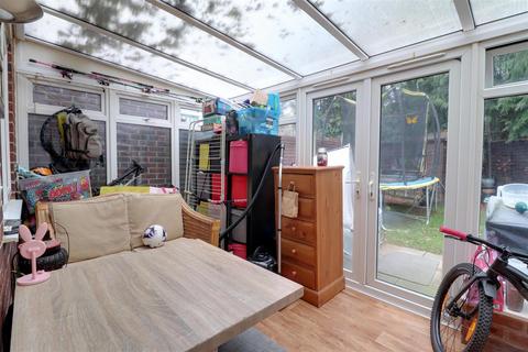 69 Boakes Drive, Stonehouse, GL10 3QW