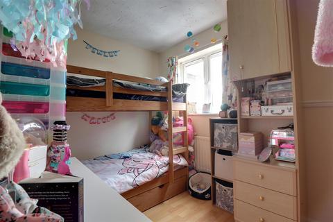 69 Boakes Drive, Stonehouse, GL10 3QW