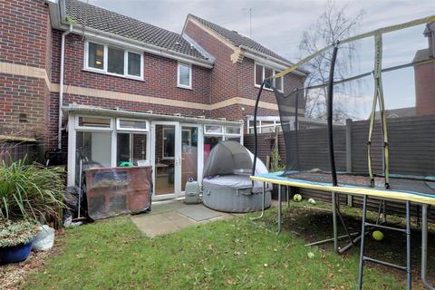 69 Boakes Drive, Stonehouse, GL10 3QW