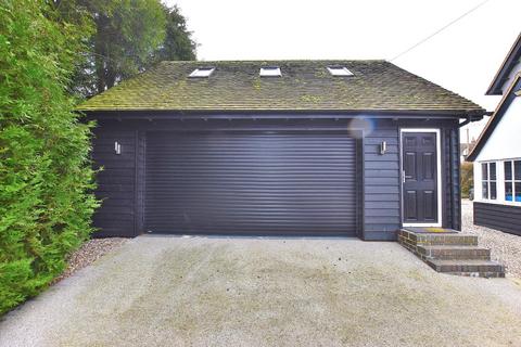 Studio to rent, Gallows Green, Dunmow