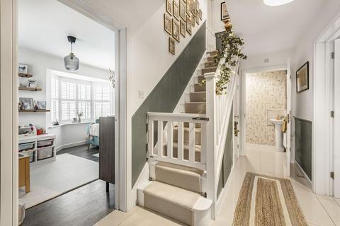 32 Bicton Close, Bicester, OX26 1FP