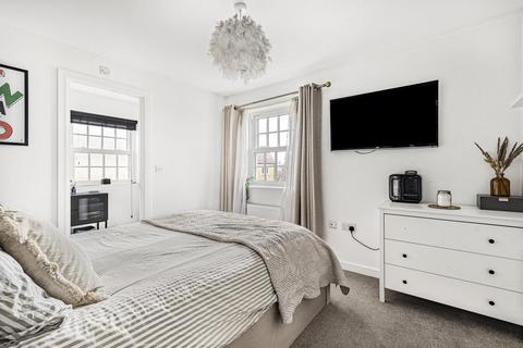 32 Bicton Close, Bicester, OX26 1FP