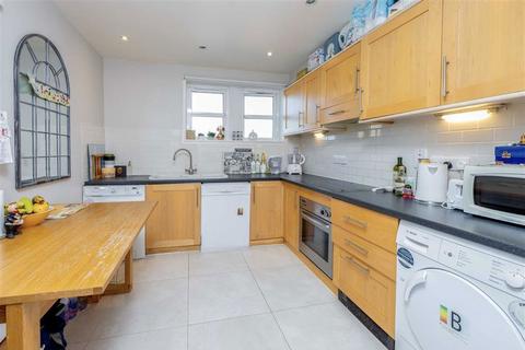 2 bedroom flat to rent, Rathbone Street, London W1T