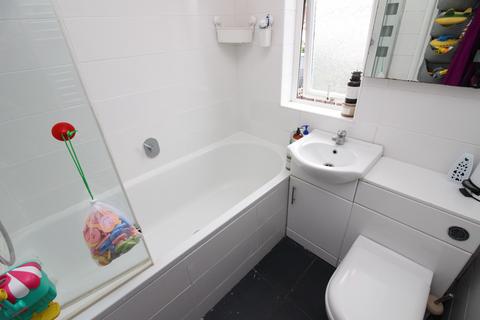 33 Mansfield Road, Chessington, KT9 2PJ