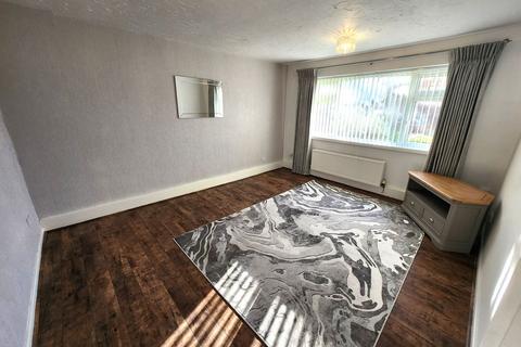 2 bedroom ground floor flat to rent, Newton Gardens, Birmingham B43