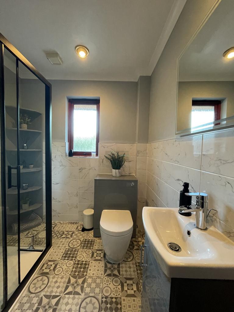 Shower room.JPG
