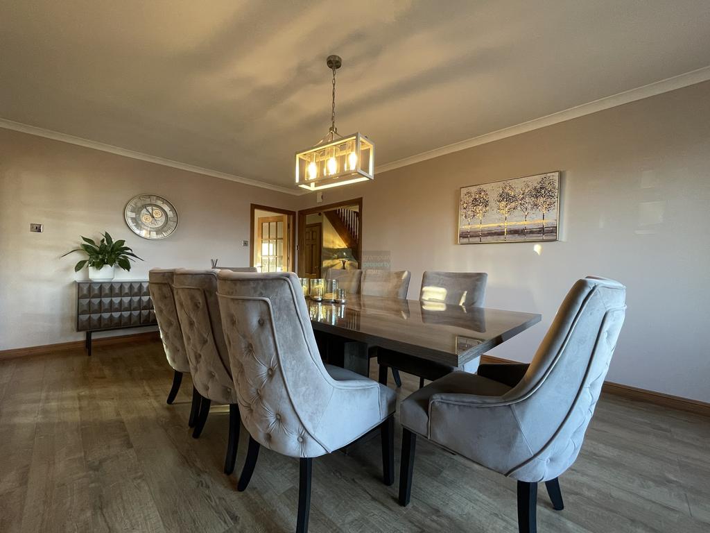 Dining Room a.JPG