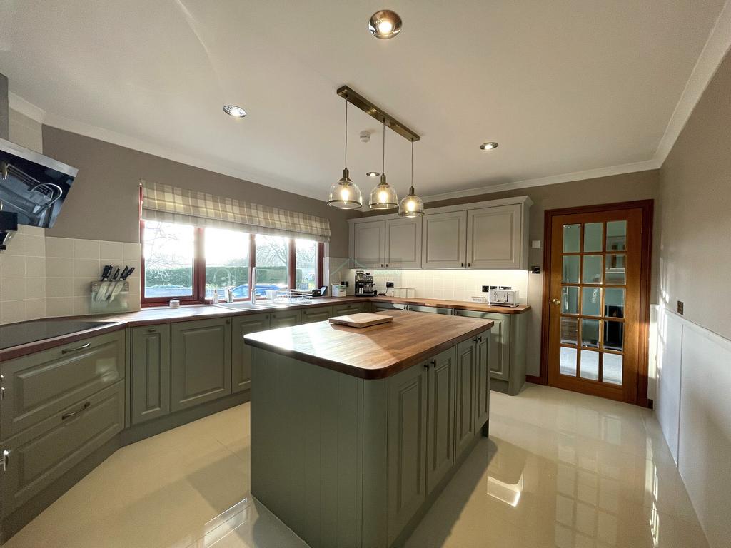 Kitchen a.JPG