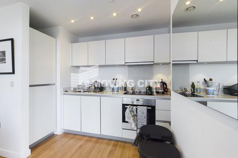 1 bedroom property to rent, Woodberry Grove, London N4