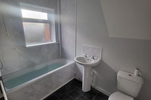 2 bedroom flat to rent, Richmond Road, South Shields