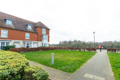 3 bedroom terraced house for sale, Waterman Way, Wouldham