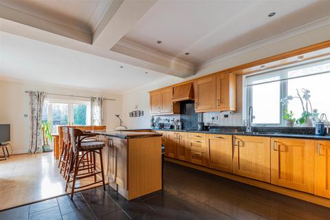 4 bedroom detached house for sale, Dan-Y-Coed Road, Cardiff CF23