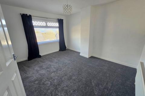 3 bedroom semi-detached house to rent, Heol Graig Felen, Clydach, Swansea