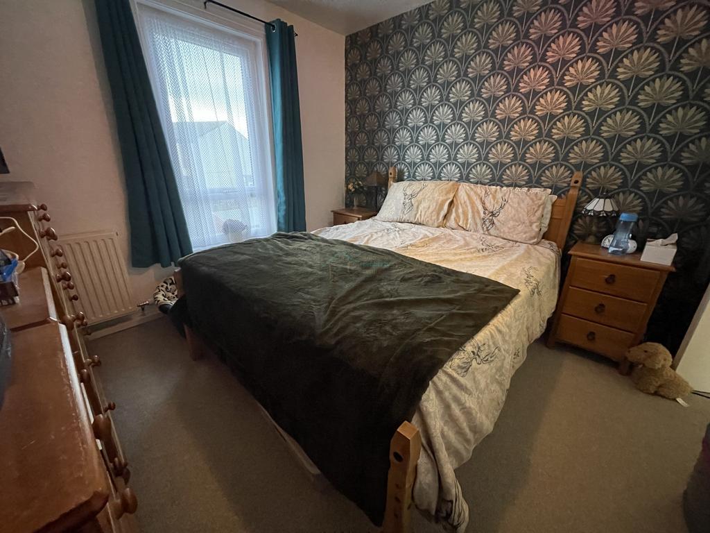 Bedroom 1a.JPG