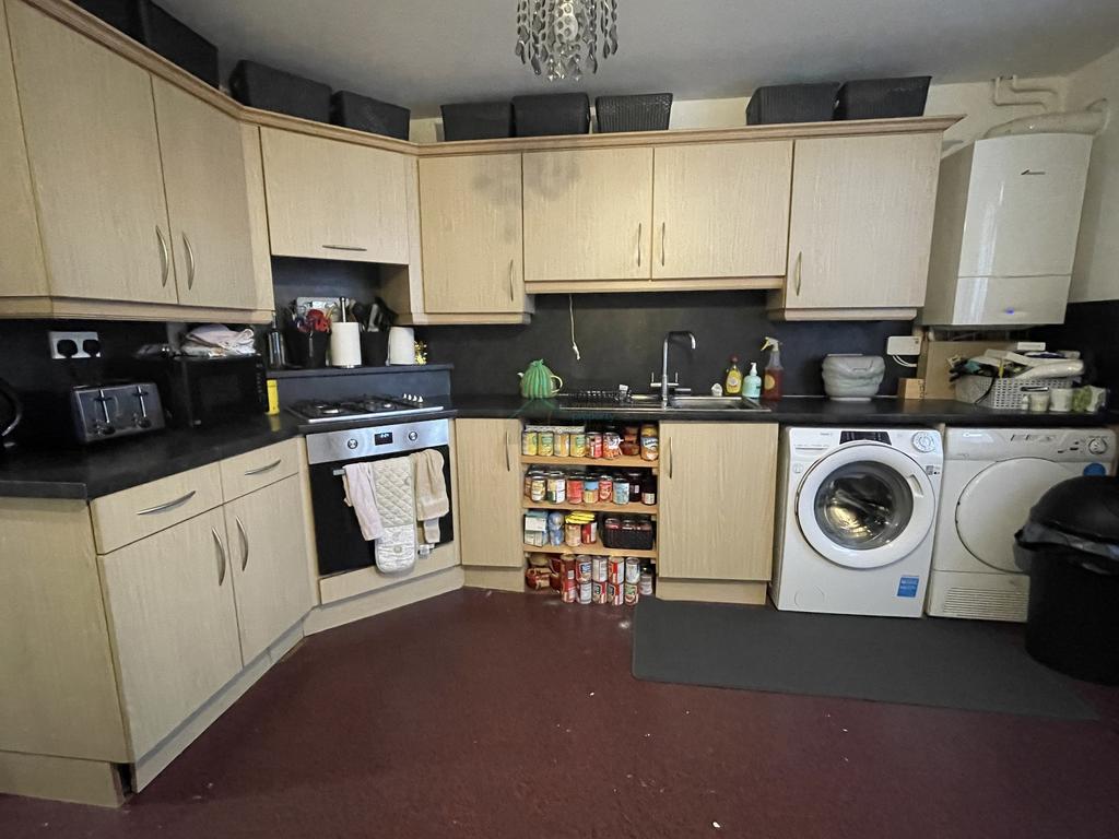 Kitchen a.JPG
