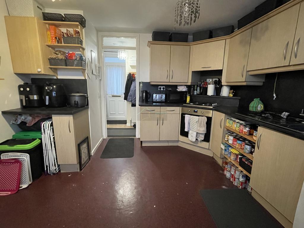 Kitchen d.JPG