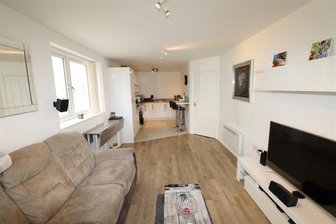 2 bedroom apartment for sale, Manor Way, Borehamwood