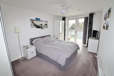 2 bedroom apartment for sale, Manor Way, Borehamwood