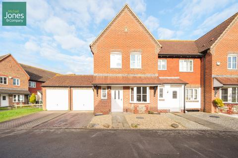 4 bedroom house to rent, The Poplars, Littlehampton, BN17