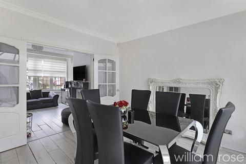 3 bedroom end of terrace house for sale, Marmion Avenue, London E4