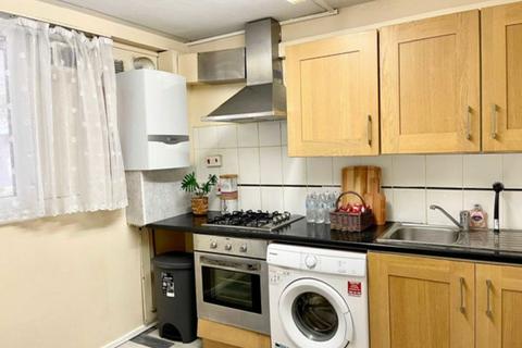 4 bedroom terraced house to rent, Carville Street, London N4