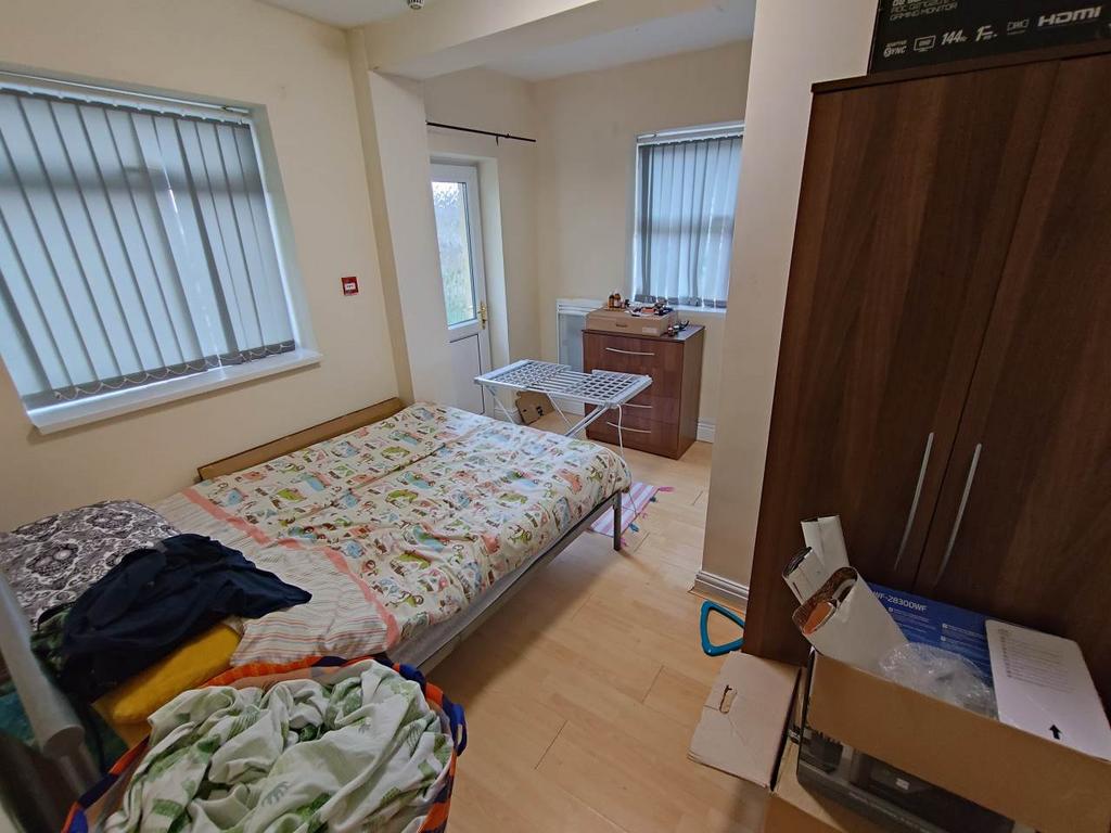 Bedroom  (1)