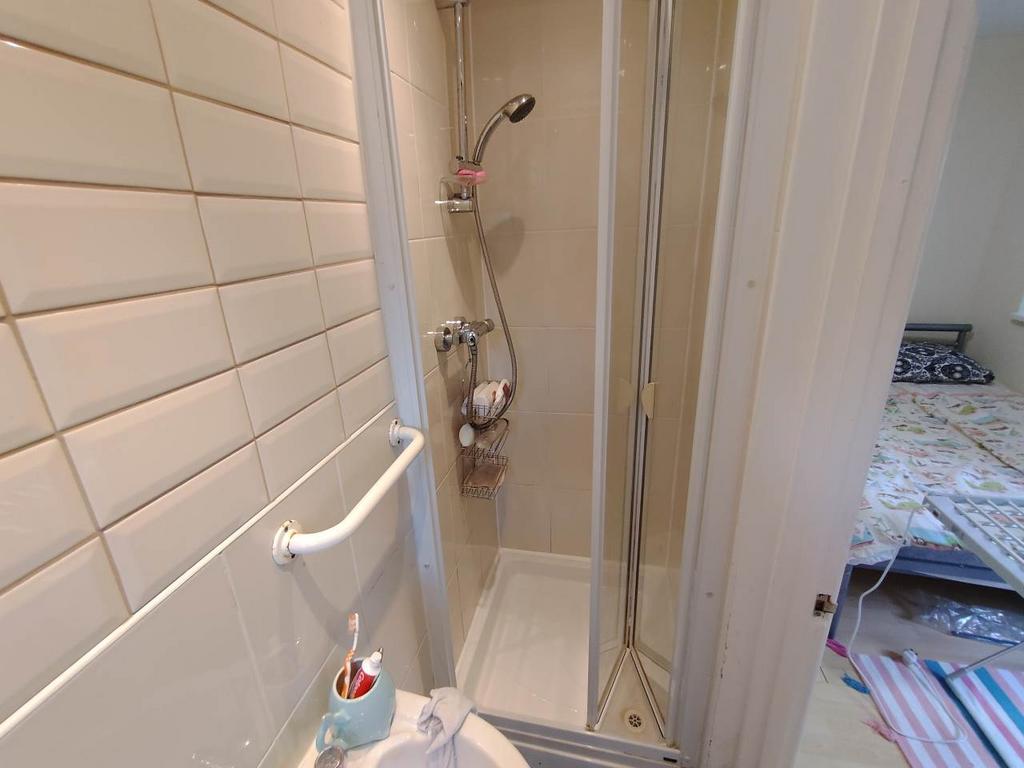 Shower room (2)