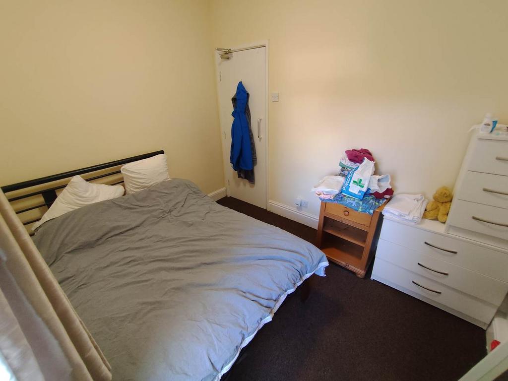 Bedroom (2)