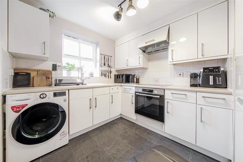 2 bedroom flat for sale, Chamberlayne Avenue, Wembley