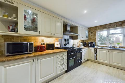 4 bedroom house for sale, Pack Lane, Basingstoke RG22