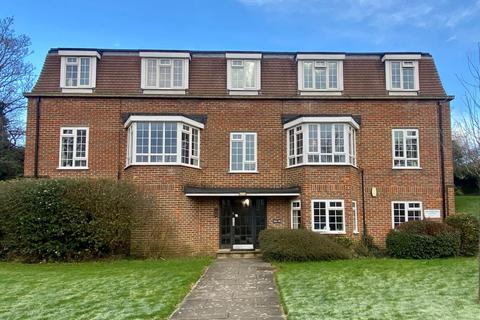 35a Craigmount, Radlett, WD7 7LW