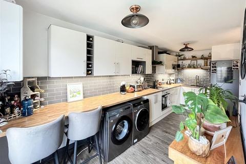 73 Malvern Drive, Bristol, BS30 8XA