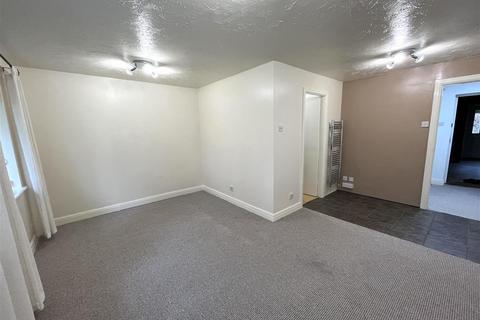 Studio to rent, Brackenwood Mews, Wilmslow