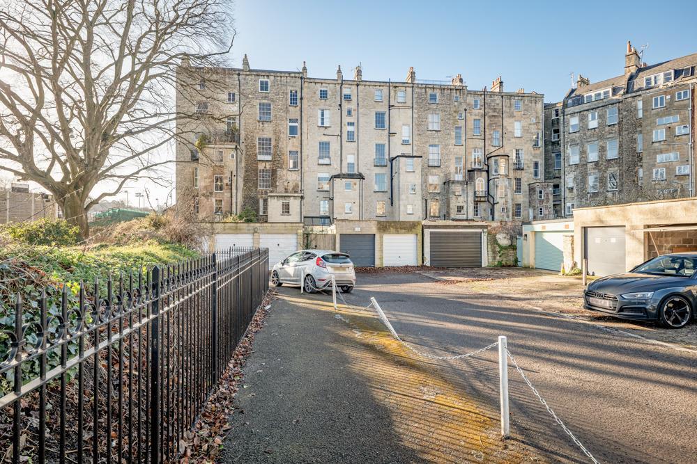7 Johnstone St-9.jpg