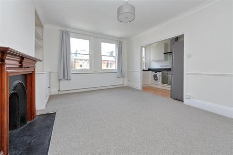 2 bedroom house to rent, SAavernake Road, London