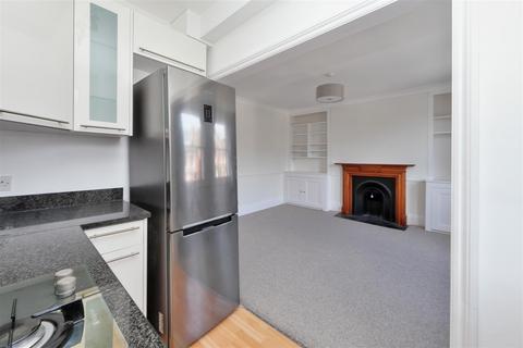 2 bedroom house to rent, SAavernake Road, London