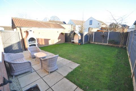 3 bedroom detached house for sale, Canal View, Thorne