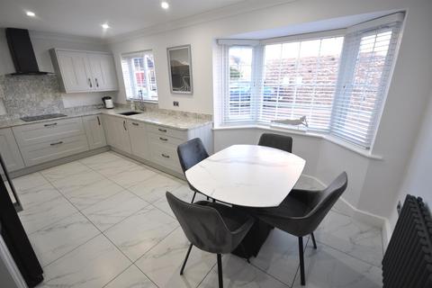 17 Canal View, Thorne, Doncaster, DN8 5GD
