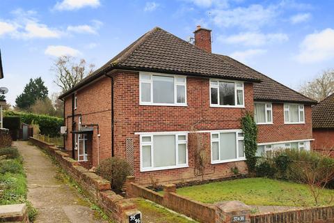 38 Minchin Close, Leatherhead, KT22 8BH