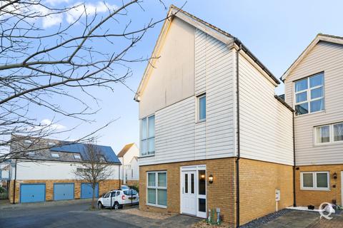 2 bedroom apartment for sale, Bluebell Drive, Sittingbourne, Kent, ME10